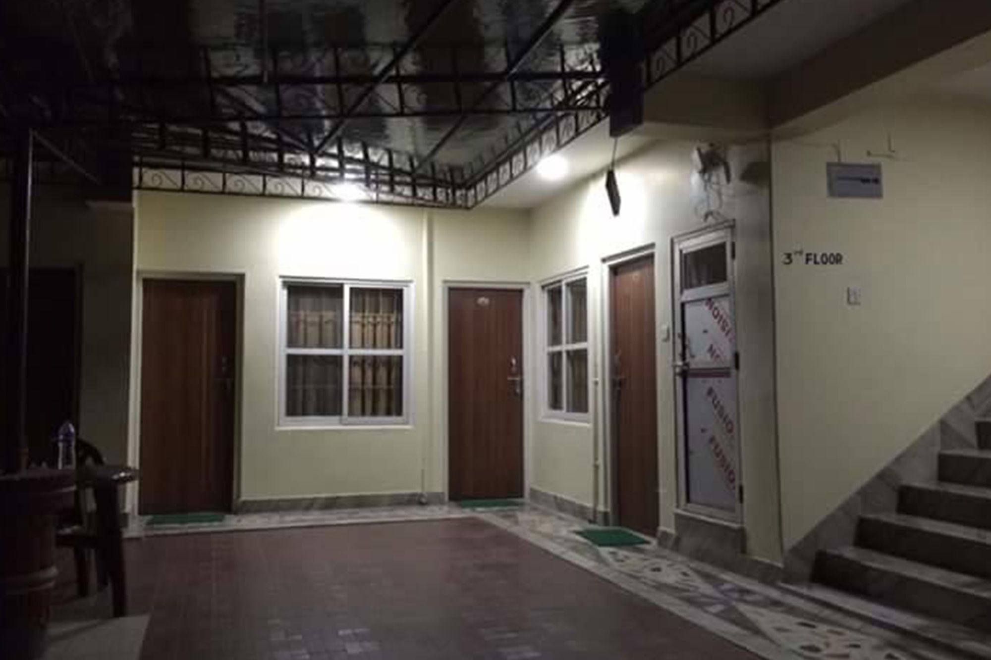 Hotel Bhadrakali Pokhara Inn Bagian luar foto